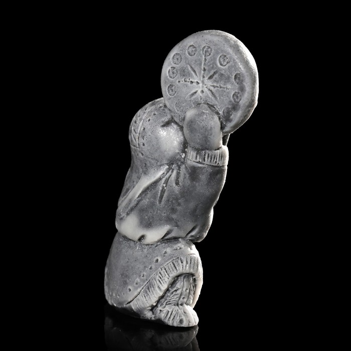 Сувенир "Шаман с бубном маленький" 4,5 см