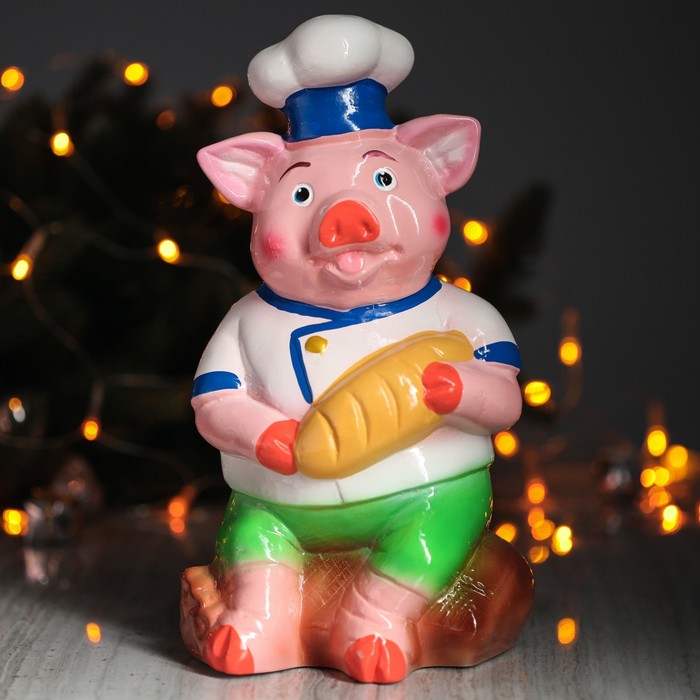 Копилка "Поросёнок пекарь" большая, зелёные шорты, глянец