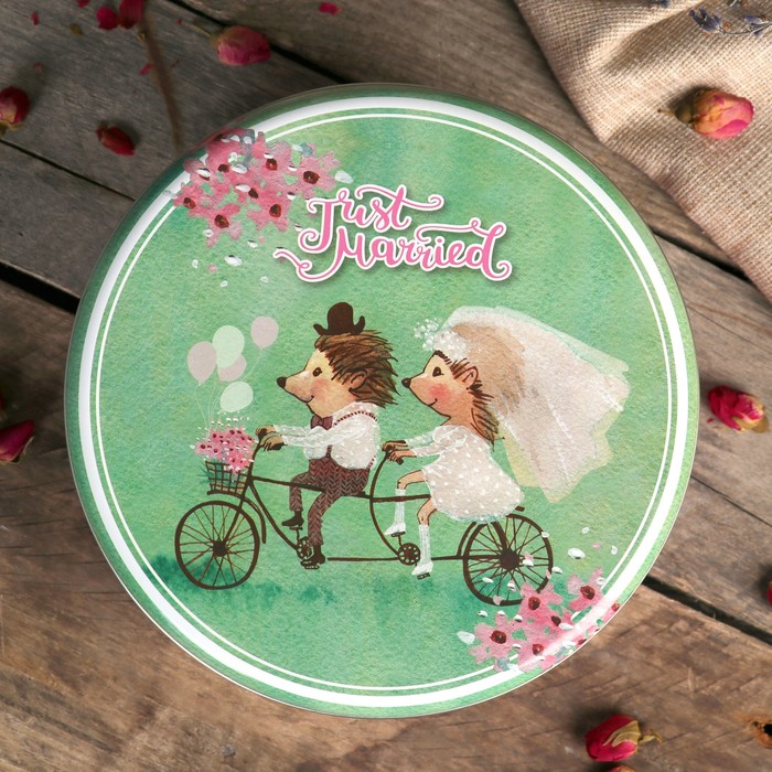 Шкатулка металл круглая "Ёжики на велосипеде. Свадьба" 8х16,5х16,5 см