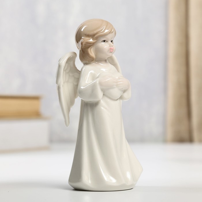 Сувенир керамика "Ангел в обнимку с сердцем" 13х6,5х4,8 см