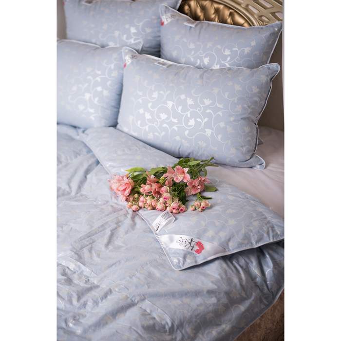 Одеяло Лея теплое, 140х205, 1,25 кг, наполнитель пух категории Люкс, чехол тик 100% хл