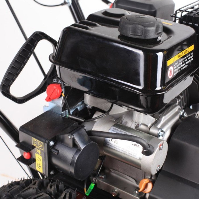 Снегоуборщик PATRIOT PS 710 E, бенз., 6.5 л/с, скорости 4/2, ковш 56/42 см, эл/стартер