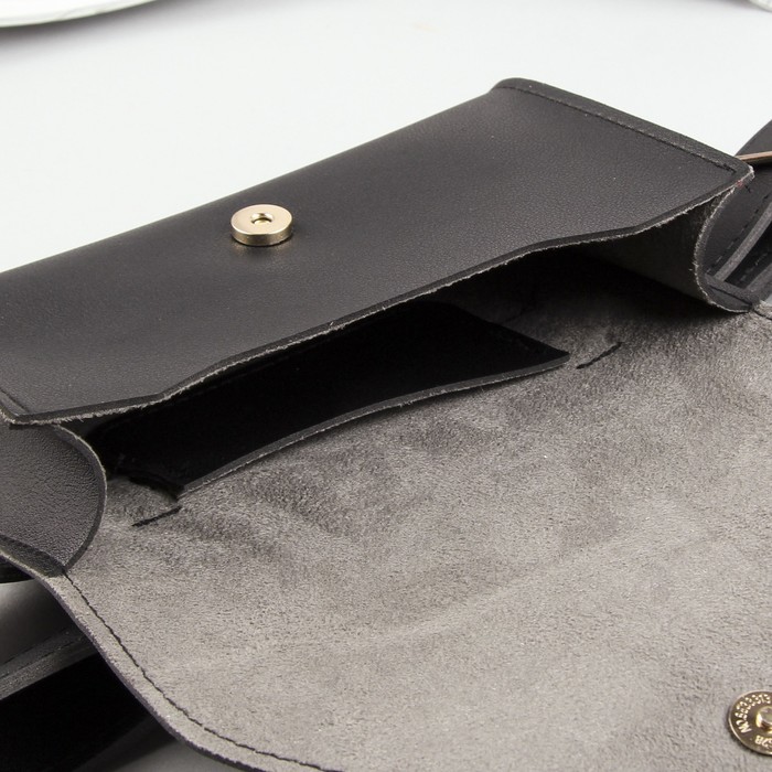 Сумка молодёжная на пояс, отдел на клапане, ремень, цвет чёрный