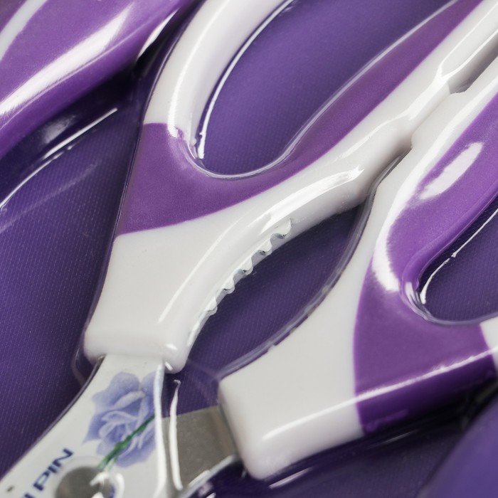 Набор кухонный, 4 предмета: нож, ножницы с антиналипающим покрытием, овощечистка, доска, цвет фиолетовый