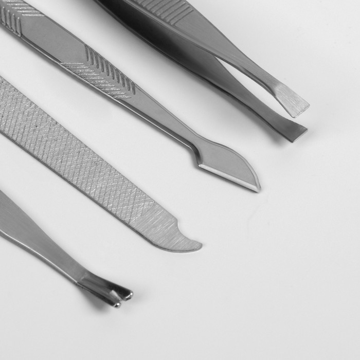 Набор маникюрный в футляре, 7 предметов, цвет красный