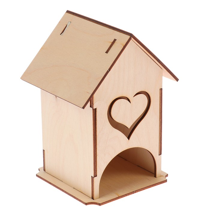 Чайный домик "Сердце" с прорезными элементами