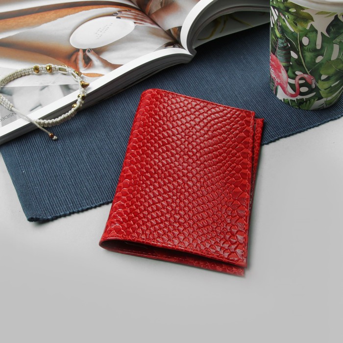 Обложка для паспорта, крокодил/питон, цвет алый