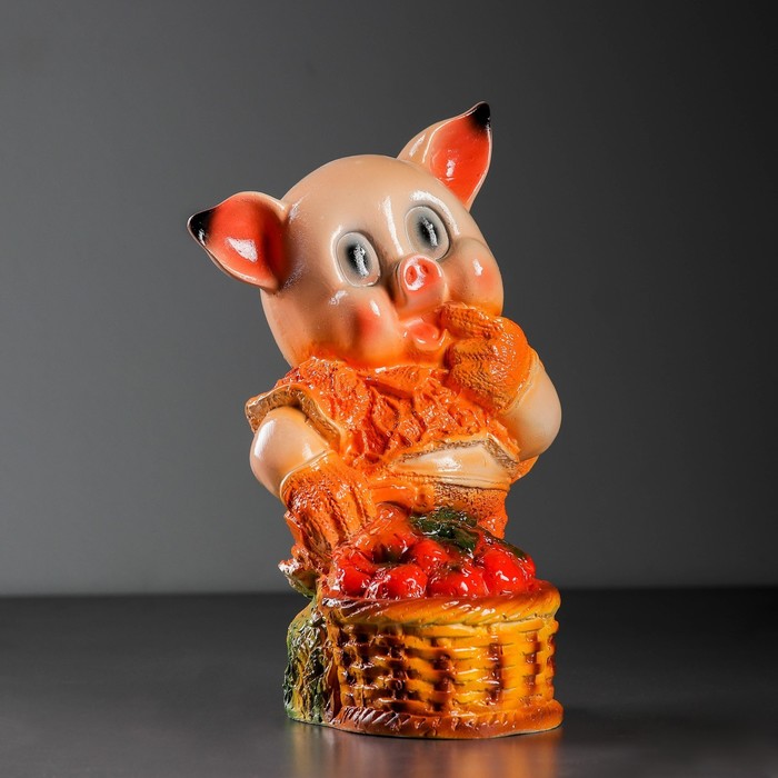 Копилка "Поросенок большой с корзиной" 31см МИКС