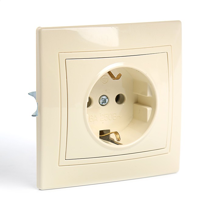 Розетка 2П+З 16А 250В сл. кость "Таймыр" TDM