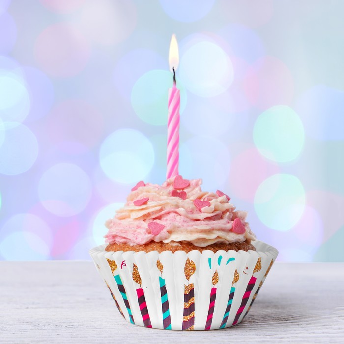 Набор для выпекания кексов "С днем Рождения"свечи, набор 24 формочки