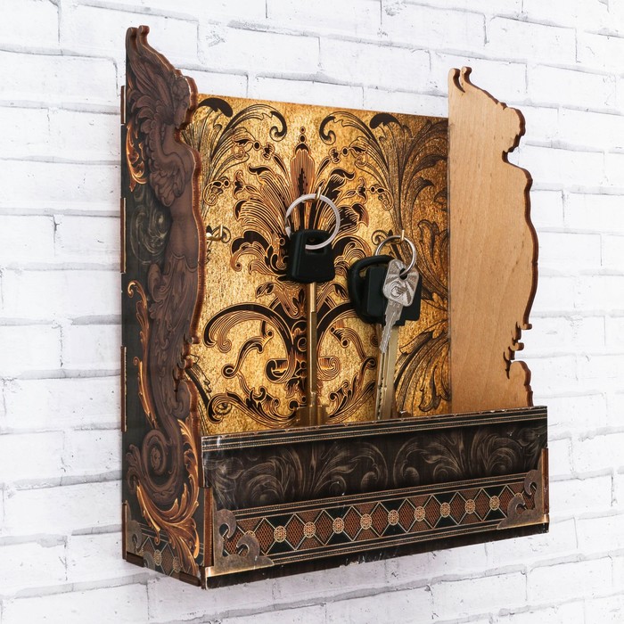 Ключница деревянная с карманом "Резная" 200 х 260 мм