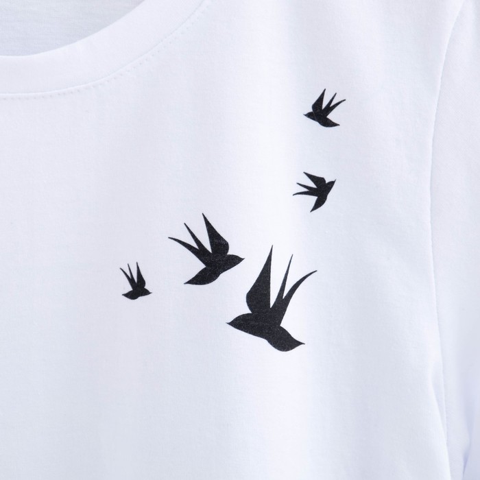 Футболка женская MINAKU, "Птицы", размер 52, цвет белый
