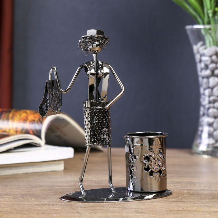 Сувенир карандашница "Модница"