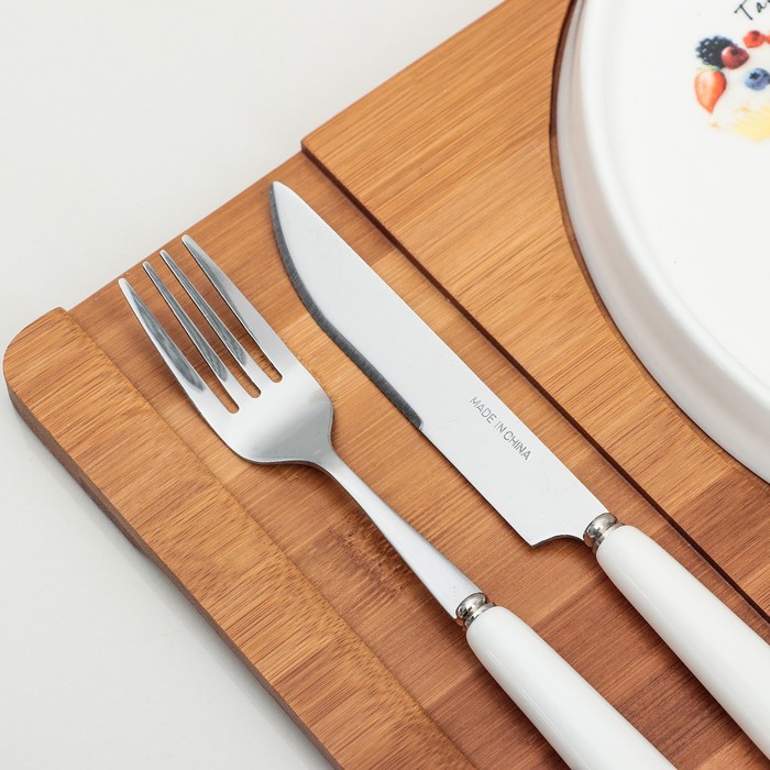 Набор для подачи блюд "Эстет": керамический поднос, вилка, нож, на деревянной подставке