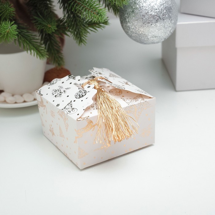 Коробка сборная "Новогодние мотивы", 9 х 9 х 5,5 см