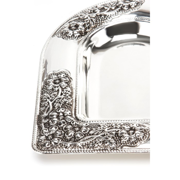 Ваза универсальная "Цветы", в форме сердца