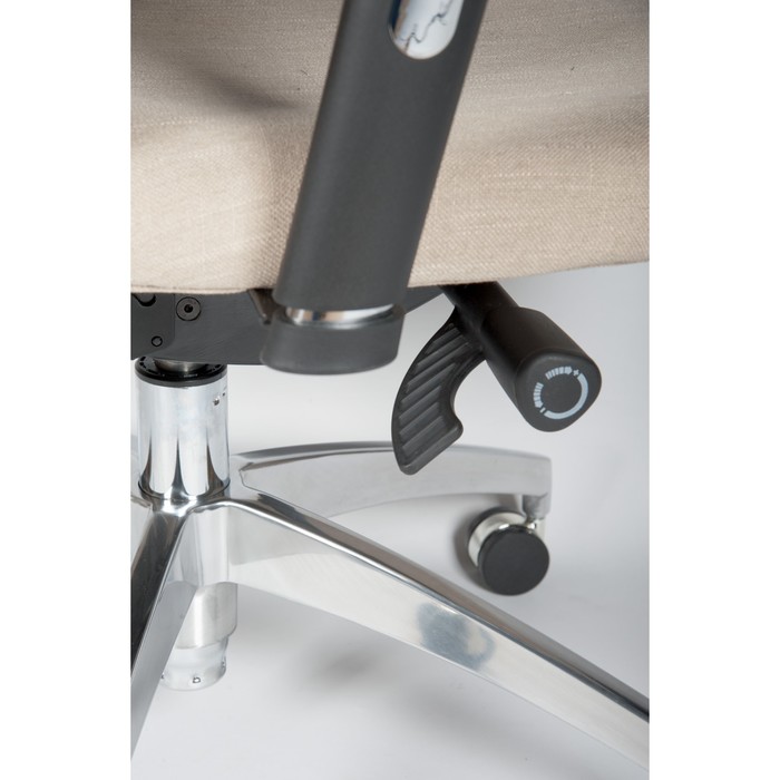 Кресло офисное "Мальта", бежевая ткань