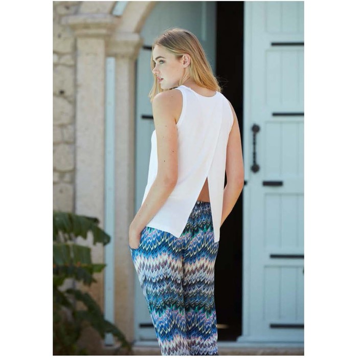 Комплект женский (майка, брюки) Перья 8112 цвет белый/синий, р-р 46 (M) вискоза