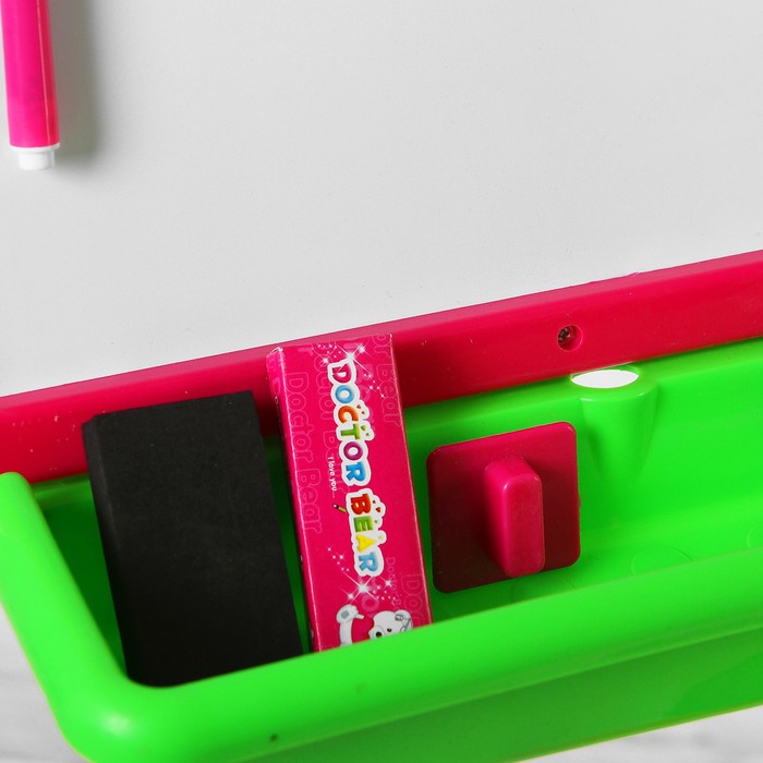 Доска для рисования, в комплекте мольберт, стульчик, маркер, набор букв и цифр