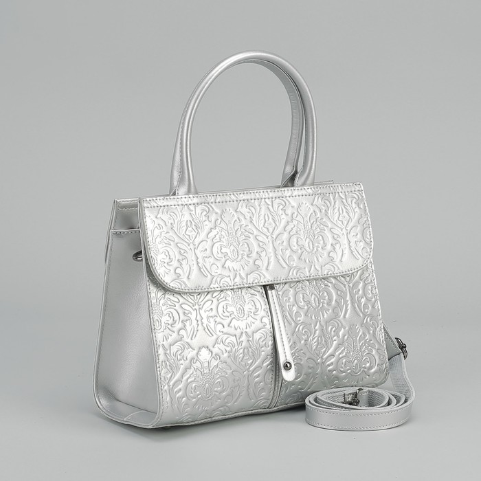 Сумка женская, отдел на молнии, 2 наружных кармана, длинный ремень, цвет серебристый