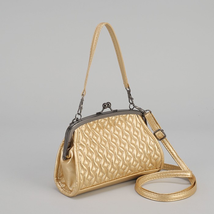 Сумка женская, отдел на фермуаре, длинный ремень, цвет золотой