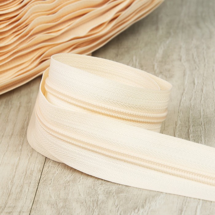 Молния рулонная, спираль, №5, 200м, цвет кремовый