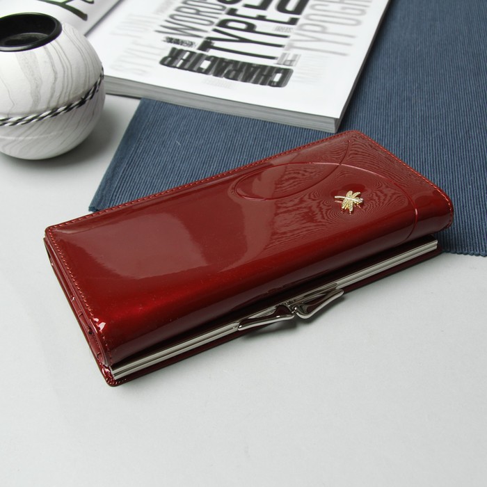 Кошелёк женский "Стрекоза", отделение на рамке, 4 отдела, отдел для карт, на магните, цвет бордовый