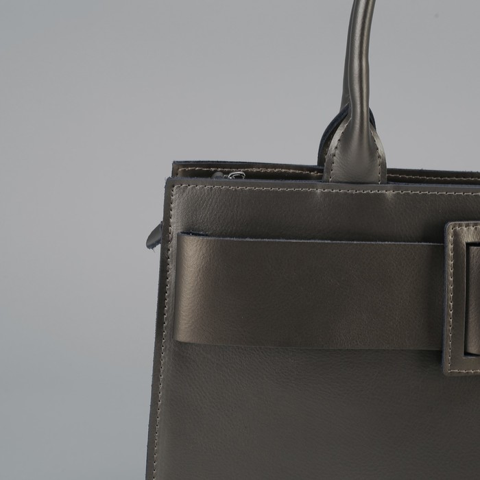 Сумка женская, отдел с перегородкой на молнии, наружный карман, длинный ремень, цвет серый перламутровый