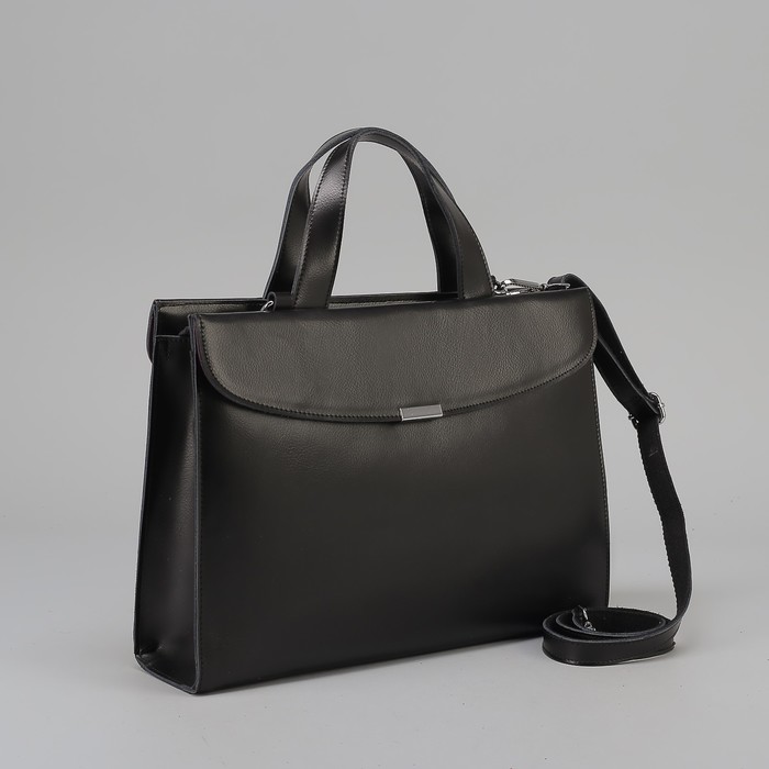 Сумка женская, отдел на молнии, 2 наружных кармана, длинный ремень, цвет чёрный