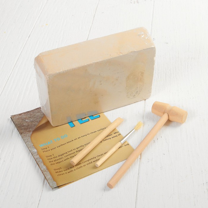 Набор археолога серия зуб динозавра "Трицератопс" + молоток, долото, кисть