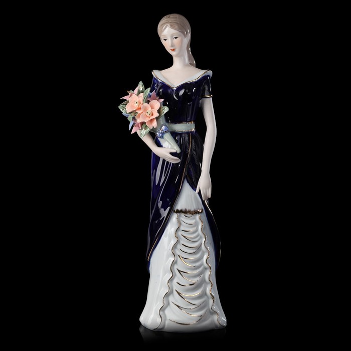 Сувенир керамика "Девушка в синем с цветами" 32,5х10х8 см