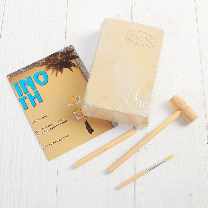 Набор археолога серия зуб динозавра "Тарбозавр" + молоток, долото, кисть