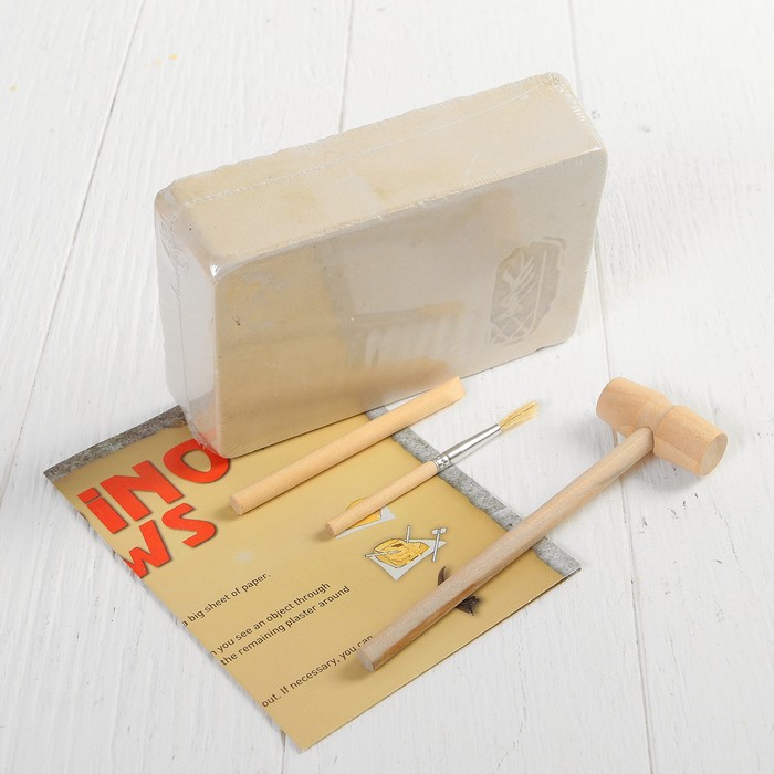 Набор археолога серия коготь динозавра "Кархородотозавр" + молоток, долото, кисть