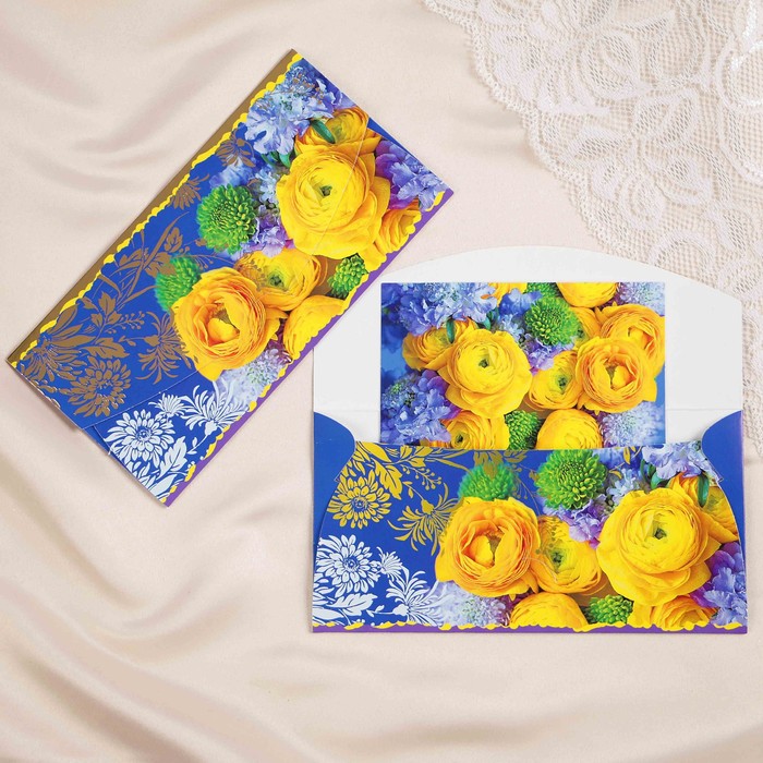 Конверт для денег "Универсальный" жёлтые цветы, синий фон
