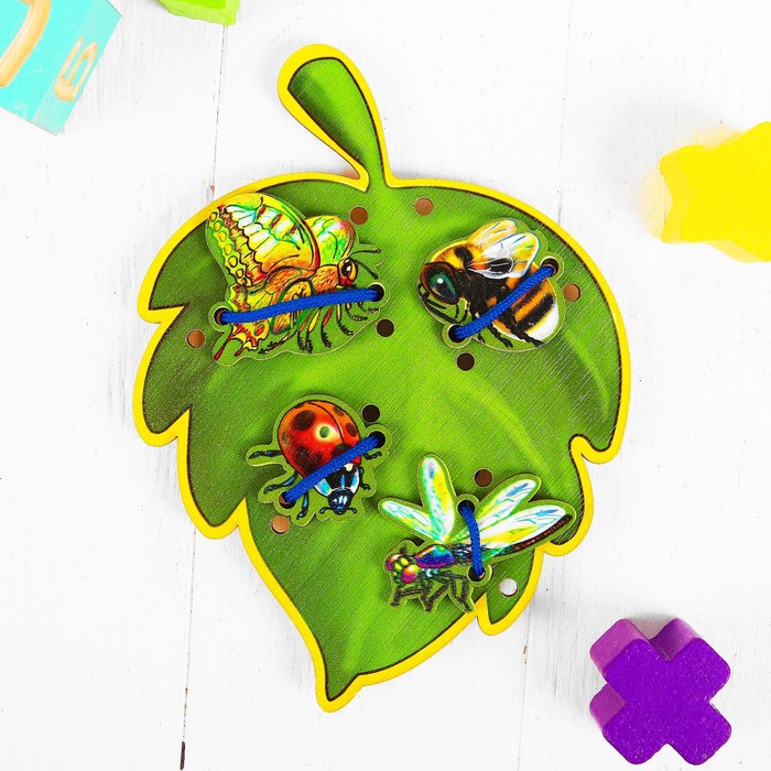 Шнуровка "Листочек с букашками"