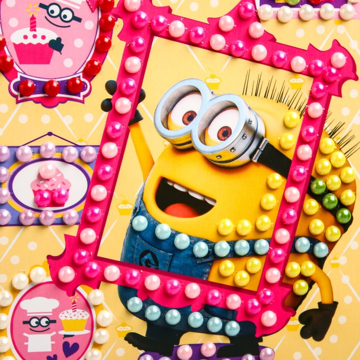 Аппликация жемчужными полубусинами "Пирожные" Гадкий Я + бантик