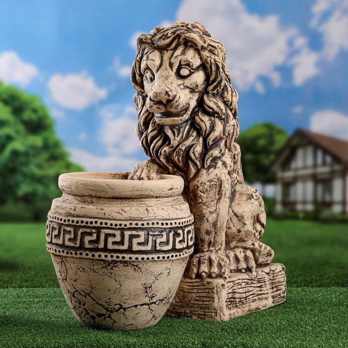Садовая фигура "Лев с вазоном"