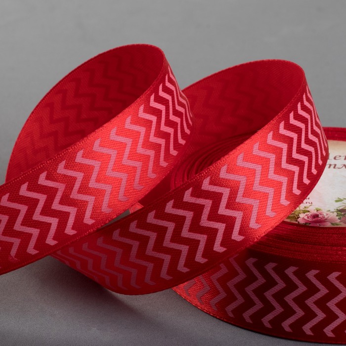 Лента атласная "Зигзаг", 25мм, 23±1м, №26, цвет белый/красный