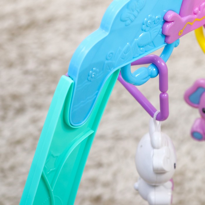 Игровой развивающий центр-турник с погремушками «Малыши-зверята»