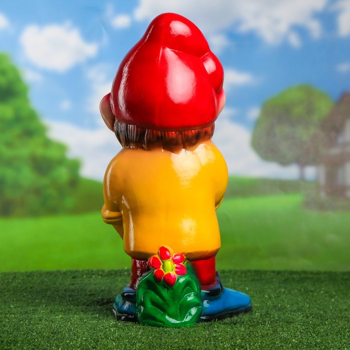 Садовая фигура "Гном с фонарем" 47 см микс