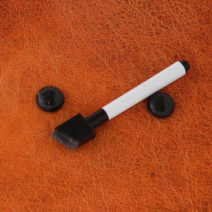 Доска магнитная в деревянной раме "Кожа", 60 × 40 см