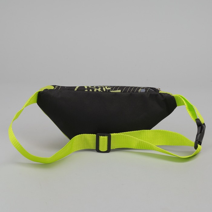 Сумка поясная "Абстракция", отдел на молнии, регулируемый ремень, цвет салатовый/чёрный