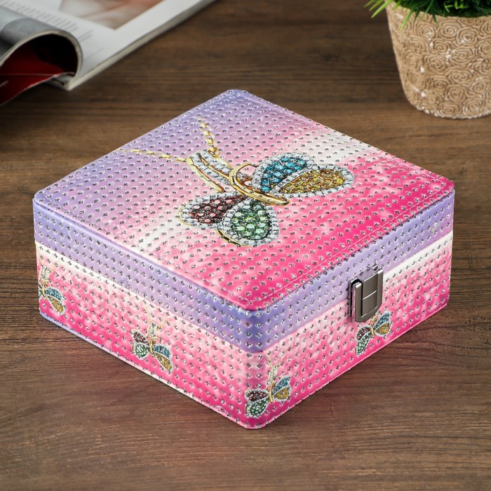 Шкатулка кожзам для украшений "Кулон-бабочка" с блёстками 7х15х15 см