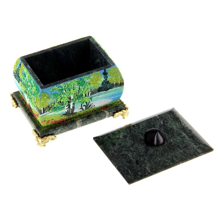 Шкатулка, рисованная на ножках