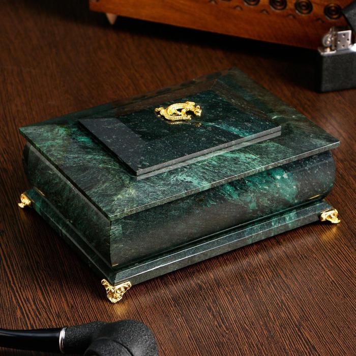 

Ларец на ножках, с ящеркой