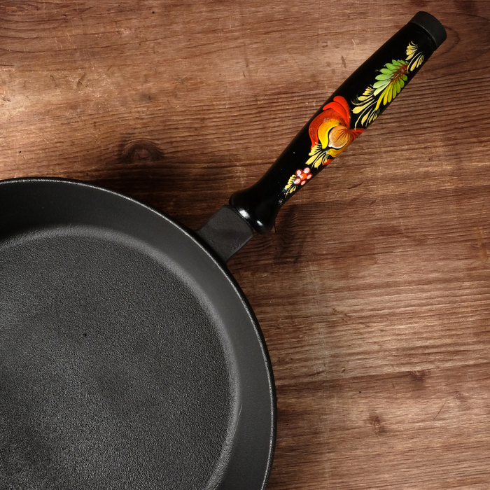 Сковорода чугунная 260×60 с деревянной ручкой, петриковская роспись