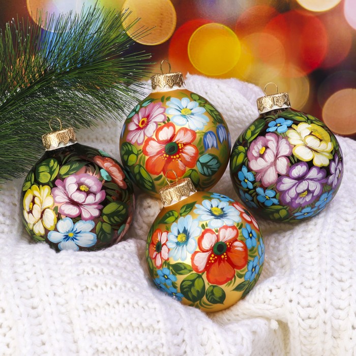 Набор ёлочных шаров ручной работы  "Пионы и ромашки" в стиле жостово 4шт 8см