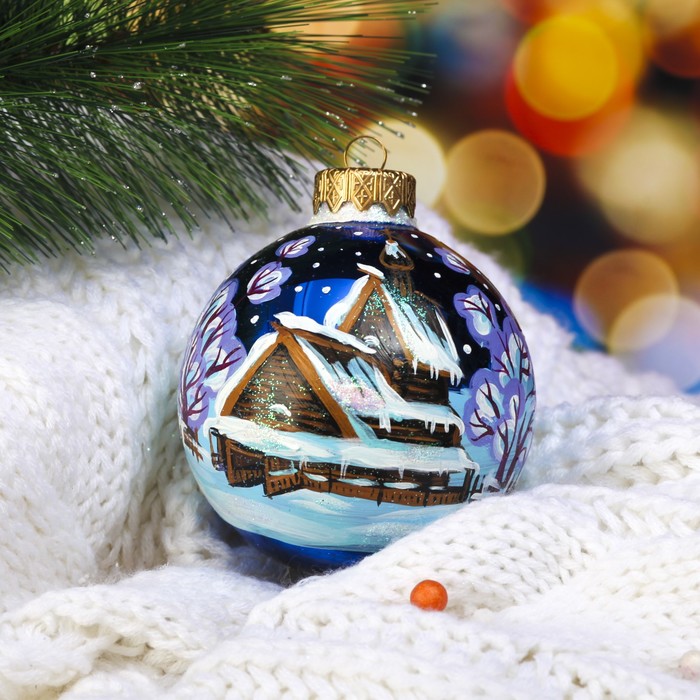 Ёлочный шар ручной работы  "Деревянная церковь" 8 см