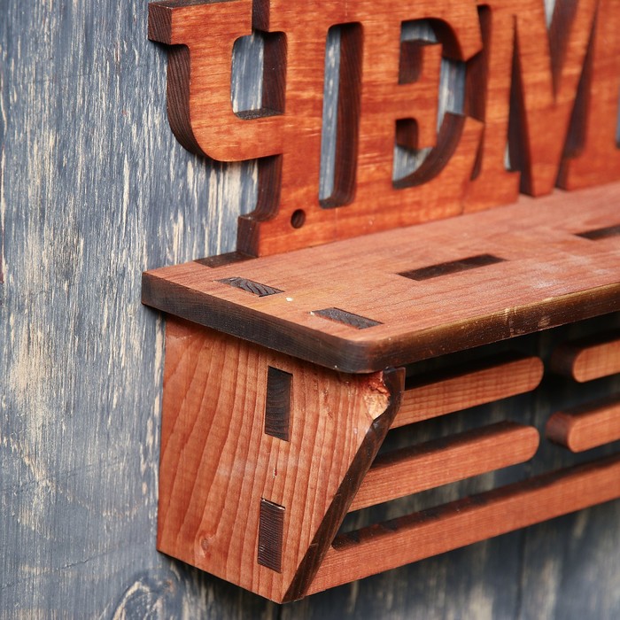 Медальница из массива СОСНЫ "Чемпион" с полкой, мокко, 49×17см