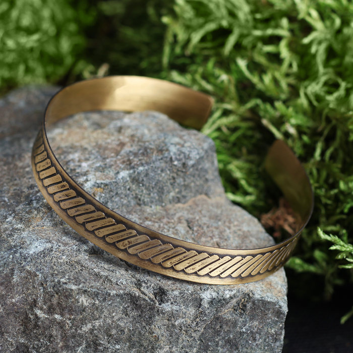 Браслет вогнутый «Распаханное поле» H 10 мм, D 55-75 мм, латунь